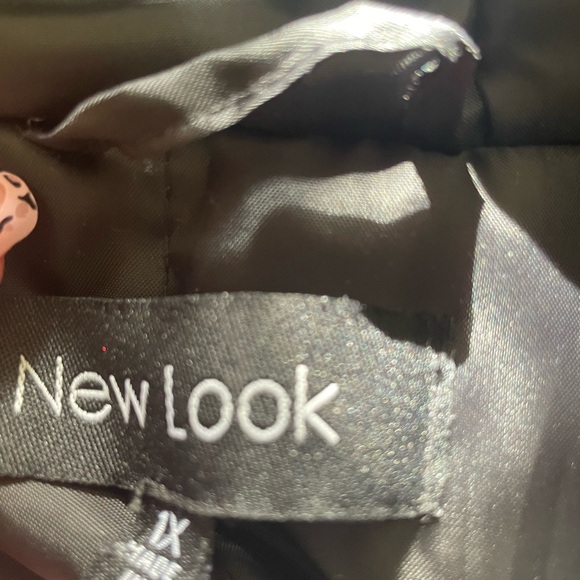 Brand new winter jacket/ with hood and pockets.😊😊 - Picture 4 of 8